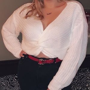 NEW! Knit sweater with front twist